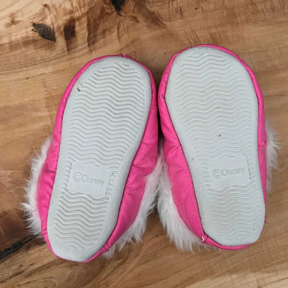 Slippers - Picture 2 of 3